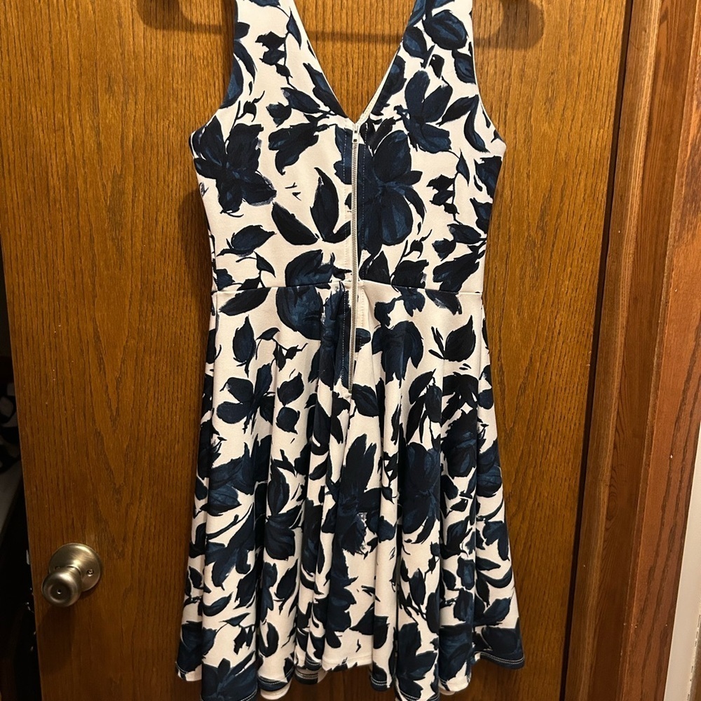 Aqua Floral V-Neck Fit And Flare Dress - Picture 4 of 5